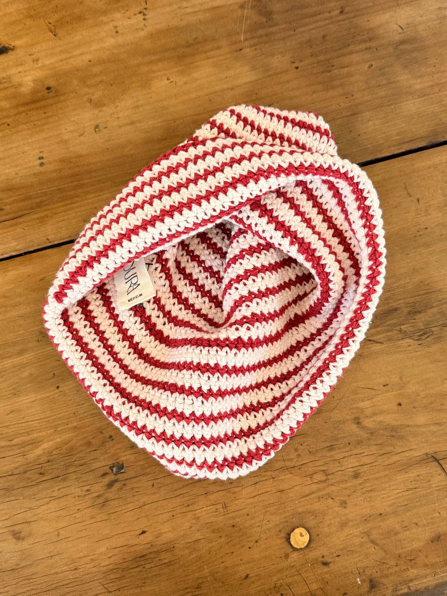 Illoura hat M