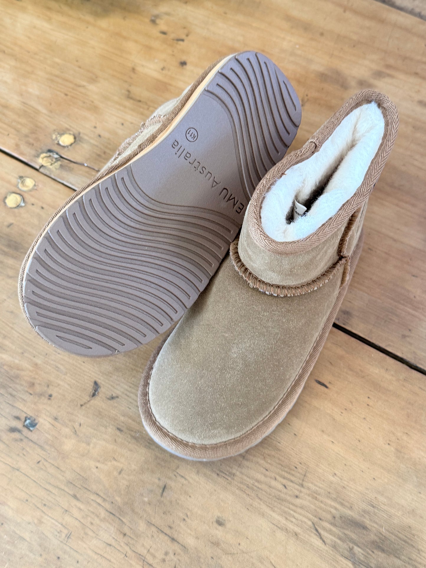 Emu ug boots new size 11