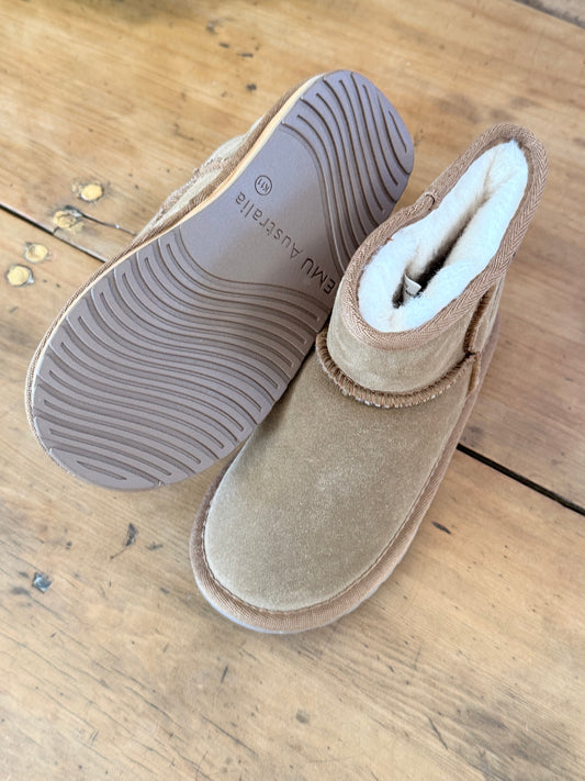Emu ug boots new size 11